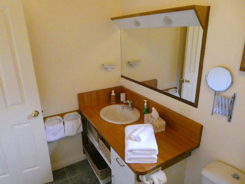 Osprey Lodge & Bungalow - Whitsundays Accommodation 22