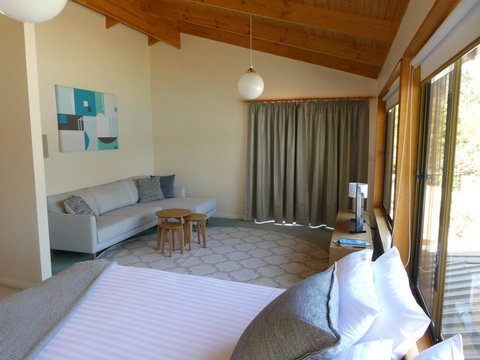 Osprey Lodge & Bungalow - Whitsundays Accommodation 11