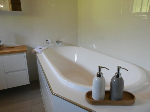 Osprey Lodge & Bungalow - Whitsundays Accommodation 10