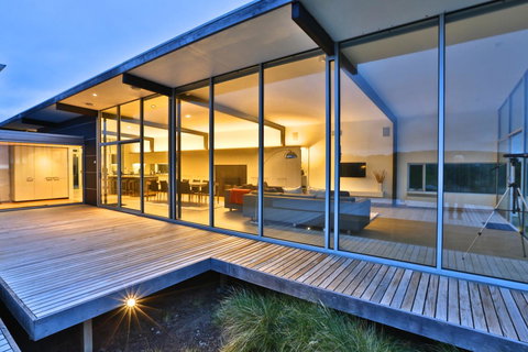 Cloudy Bay Beach House - Whitsundays Accommodation 0