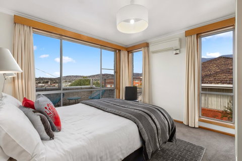 That '70s House - Whitsundays Accommodation 14