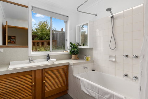 That '70s House - Whitsundays Accommodation 24