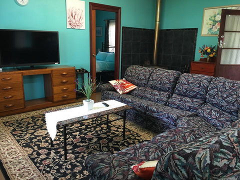 Blue Wren Bungalow - Whitsundays Accommodation 5