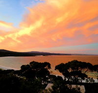 DOLPHIN LOOKOUT COTTAGE - amazing views of the Bay of Fires - Whitsundays Accommodation