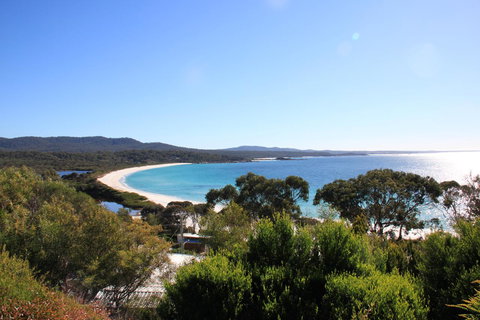 DOLPHIN LOOKOUT COTTAGE - Amazing Views Of The Bay Of Fires - Whitsundays Accommodation 9