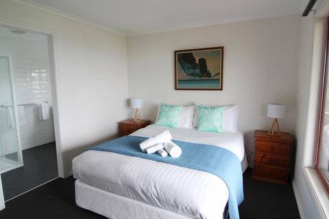 DOLPHIN LOOKOUT COTTAGE - Amazing Views Of The Bay Of Fires - Whitsundays Accommodation 10