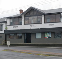 Bridge Hotel - Whitsundays Accommodation