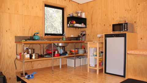 BAY OF FIRES ECO HUT Off Grid Experience At Binalong Bay - Whitsundays Accommodation 9