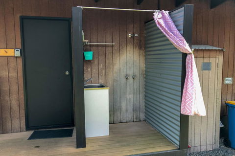 BAY OF FIRES ECO HUT Off Grid Experience At Binalong Bay - Whitsundays Accommodation 17