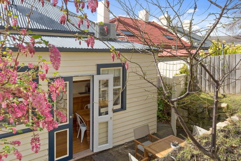 WEST NEST | Classic 3BR Hobart Terrace BEST Location, View, Close To City - Whitsundays Accommodation 19