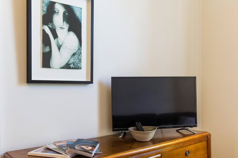 WEST NEST | Classic 3BR Hobart Terrace BEST Location, View, Close To City - Whitsundays Accommodation 23
