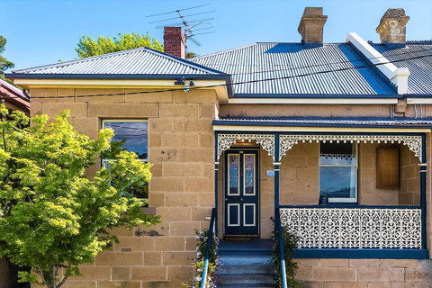 WEST NEST | Classic 3BR Hobart Terrace BEST Location, View, Close To City - Whitsundays Accommodation 0