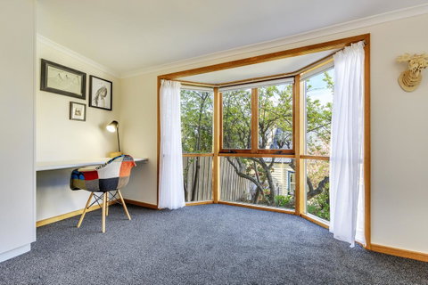 WEST NEST | Classic 3BR Hobart Terrace BEST Location, View, Close To City - Whitsundays Accommodation 14