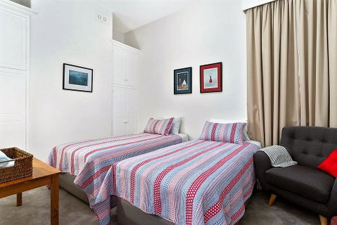 WEST NEST | Classic 3BR Hobart Terrace BEST Location, View, Close To City - Whitsundays Accommodation 12