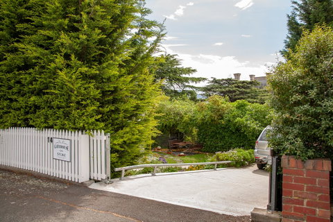 Gatehouse On Stoke - Whitsundays Accommodation 13