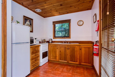 Wagners Cottages - Whitsundays Accommodation 40