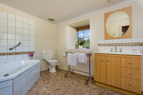 Wagners Cottages - Whitsundays Accommodation 1