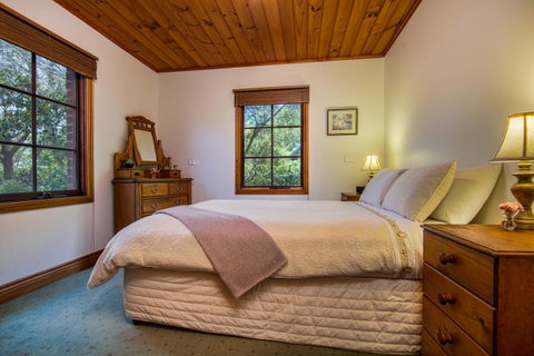 Wagners Cottages - Whitsundays Accommodation 16
