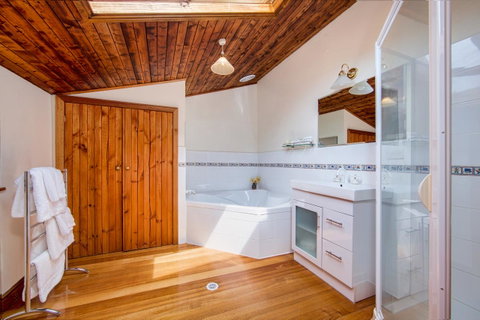Wagners Cottages - Whitsundays Accommodation 26