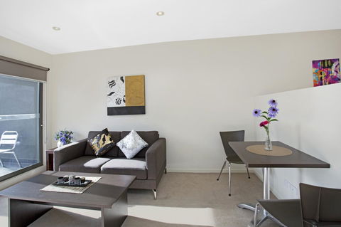 Astra Apartments Glen Waverley @Springvale RD - Whitsundays Accommodation 9