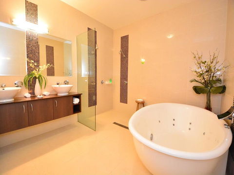 Mornington Hotel - Whitsundays Accommodation 25