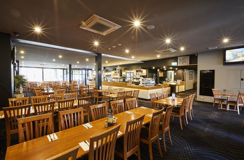 Mornington Hotel - Whitsundays Accommodation 9
