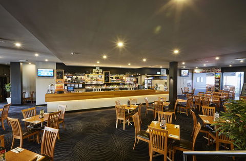 Mornington Hotel - Whitsundays Accommodation 10