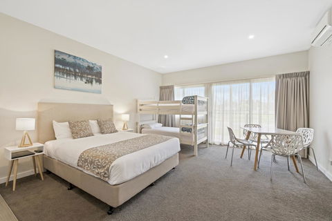High Country Holiday Park - Whitsundays Accommodation 4