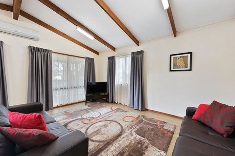 High Country Holiday Park - Whitsundays Accommodation 9