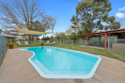 High Country Holiday Park - Whitsundays Accommodation 3