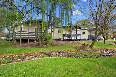 High Country Holiday Park - Whitsundays Accommodation 21