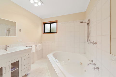 High Country Holiday Park - Whitsundays Accommodation 12