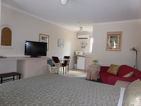 The Balnarring Motel - Whitsundays Accommodation 24