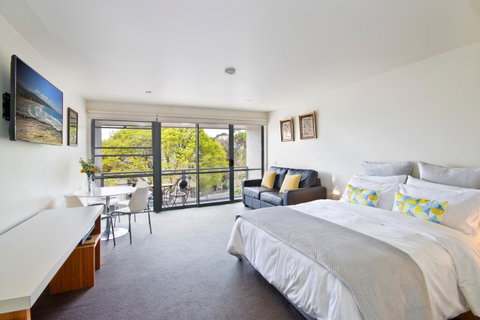 Lorne Bay View Motel - Whitsundays Accommodation 26