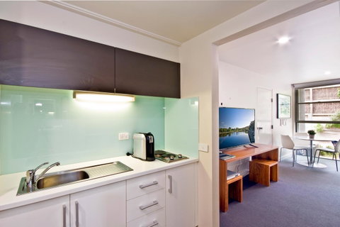 Lorne Bay View Motel - Whitsundays Accommodation 41