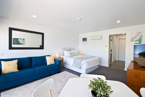 Lorne Bay View Motel - Whitsundays Accommodation 36