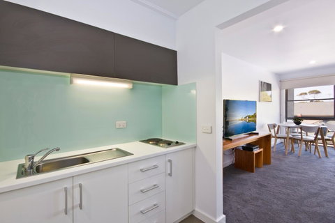 Lorne Bay View Motel - Whitsundays Accommodation 34