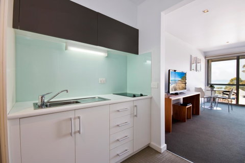 Lorne Bay View Motel - Whitsundays Accommodation 7