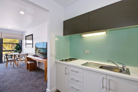 Lorne Bay View Motel - Whitsundays Accommodation 29