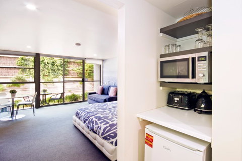 Lorne Bay View Motel - Whitsundays Accommodation 42