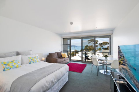 Lorne Bay View Motel - Whitsundays Accommodation 4