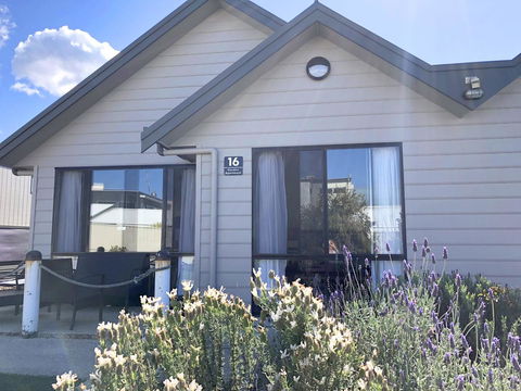 Apollo Bay Waterfront Motor Inn - Whitsundays Accommodation 20