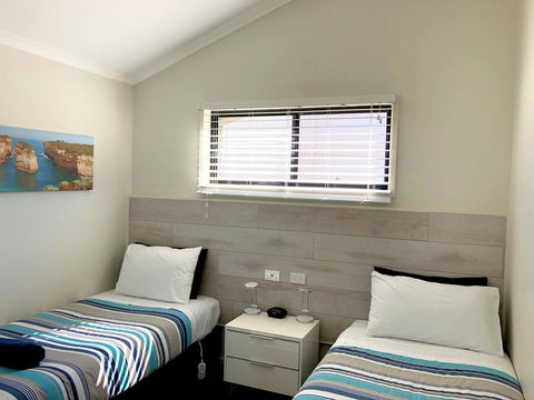 Apollo Bay Waterfront Motor Inn - Whitsundays Accommodation 24