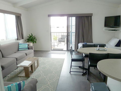 Apollo Bay Waterfront Motor Inn - Whitsundays Accommodation 14
