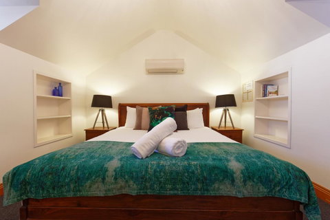 54 On Bank - Whitsundays Accommodation 42