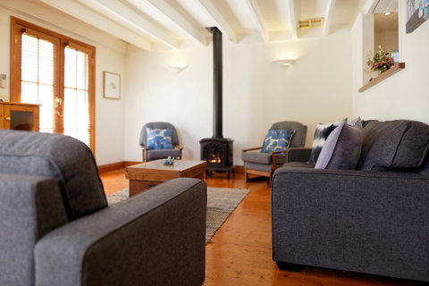 54 On Bank - Whitsundays Accommodation 4