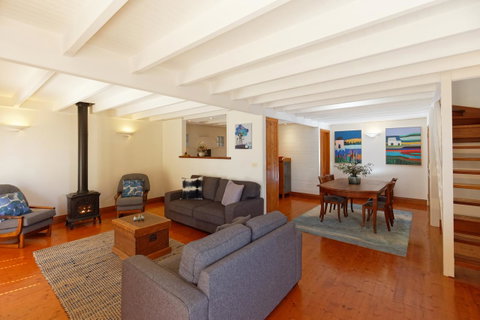 54 On Bank - Whitsundays Accommodation 3