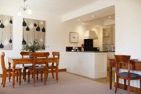 54 On Bank - Whitsundays Accommodation 15