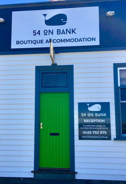 54 On Bank - Whitsundays Accommodation 1