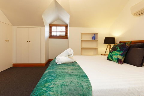 54 On Bank - Whitsundays Accommodation 40